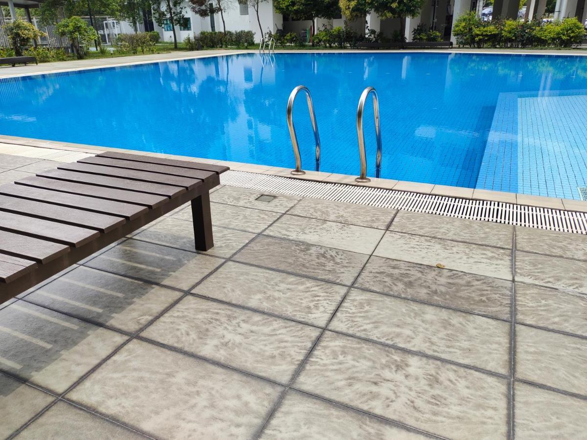 Ferienwohnung De Cozy Corner Suria Rafflesia Setia Alam Shah Alam Exterior foto