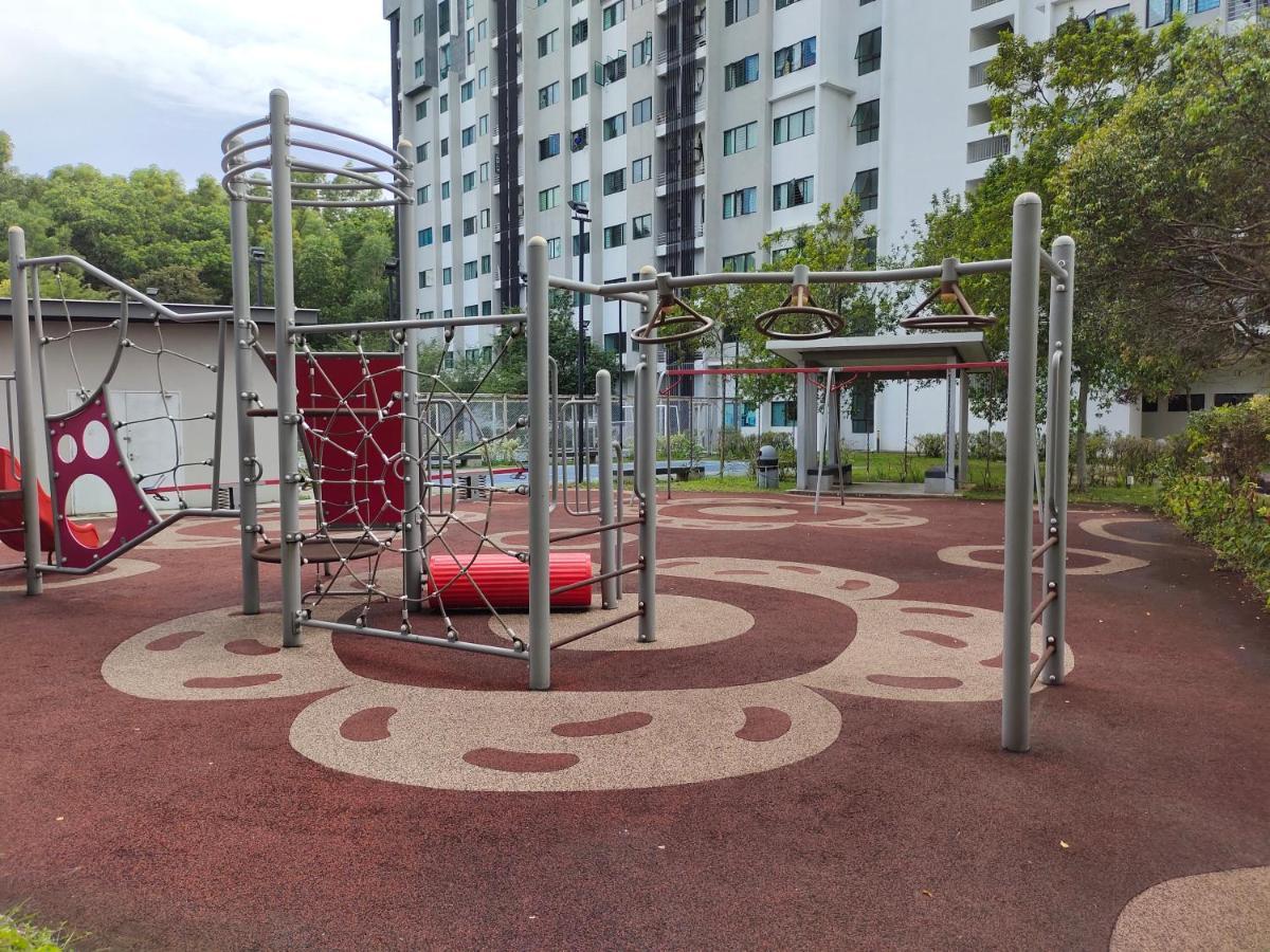 Ferienwohnung De Cozy Corner Suria Rafflesia Setia Alam Shah Alam Exterior foto